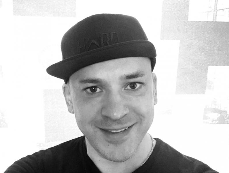 Стали известны обстоятельства смерти экс-солиста группы "Отпетые мошенники" 