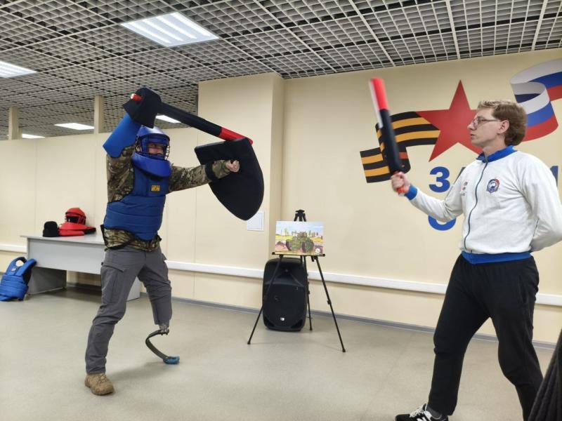 В Самаре ветеранам СВО вручили адаптивную одежду и наградили медалями в рамках фиджитал-турнира "Кубок Победы. Волга"