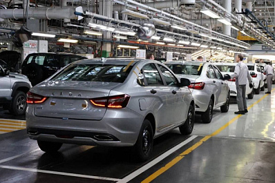 Инициатива губернатора Дмитрия Азарова по льготному автокредитованию поддержана на федеральном уровне