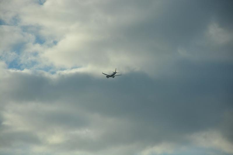 Частный самолет совершил жесткую посадку 