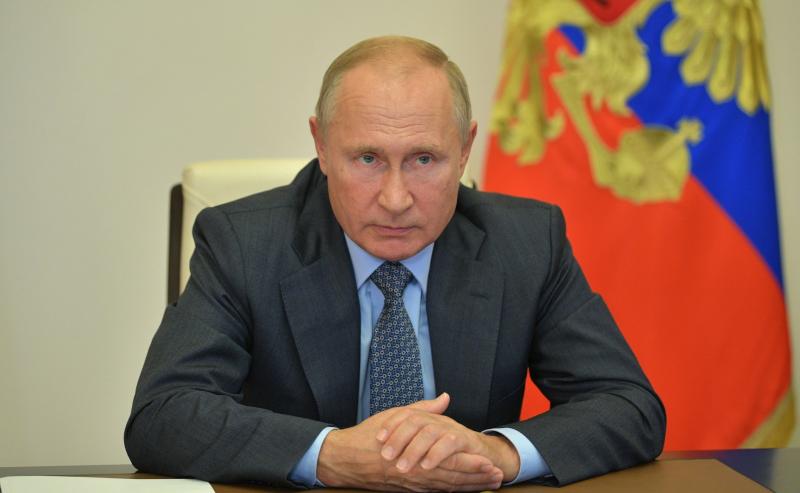 Владимир Путин: "Военная машина движется и, повторю, приближается к нашим границам вплотную"