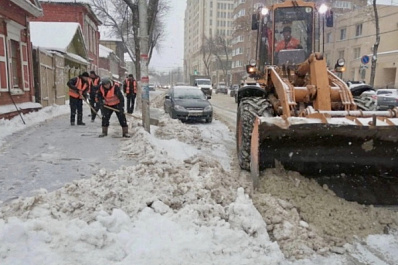 С самарских магистралей вывезли почти 4 тонны снега