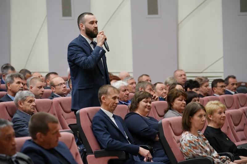 Дмитрий Азаров обсудил с главами муниципалитетов Самарской области приоритетные задачи развития региона