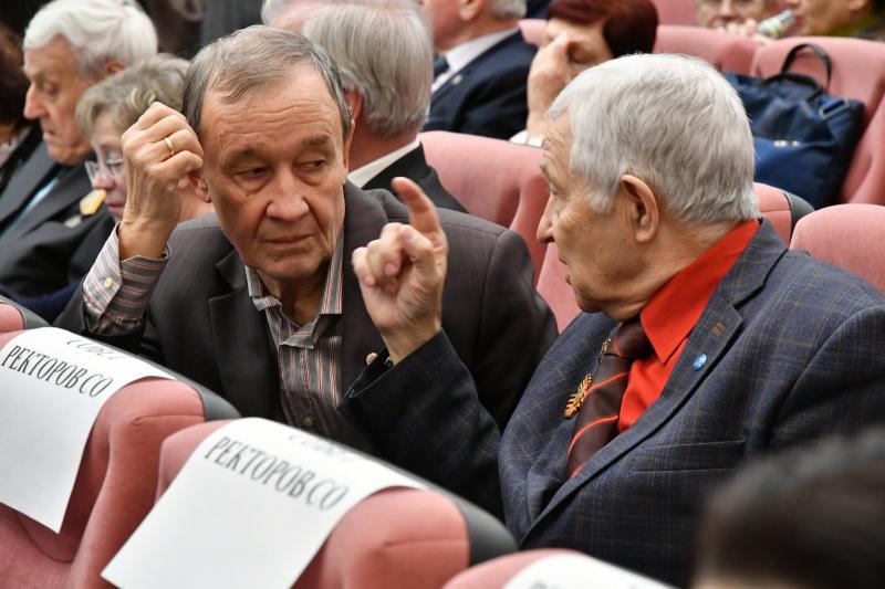 Общественники поддержали инициативу о присвоении Самаре статуса "Город трудовой доблести"