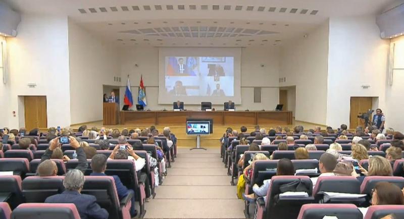 Дмитрий Азаров рассказал о работе органов МСУ в регионе на форуме #НаМестах