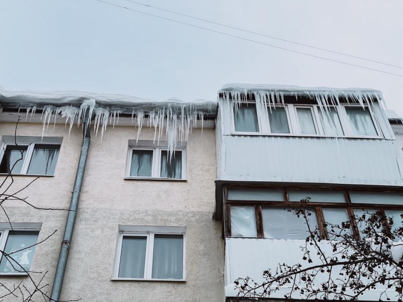 Не только убирать снег: в Госжилинспекции Самарской области рассказали о зимних обязанностях УК