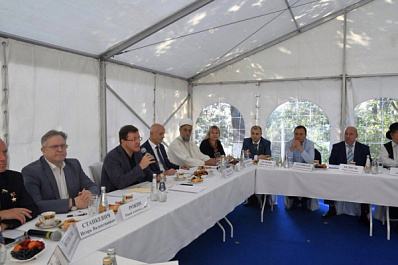 Дмитрий Азаров провел заседание Совета по межнациональным отношениям