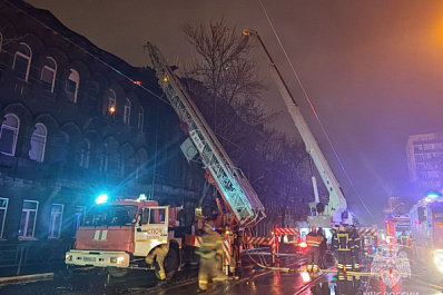 По поручению губернатора пострадавшим от пожара в доме Челышева будет выплачена материальная помощь