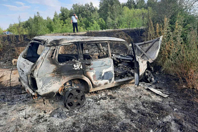 Житель Самарской области угнал "Ниву", чтобы купить алкоголь, и едва не сгорел в ней