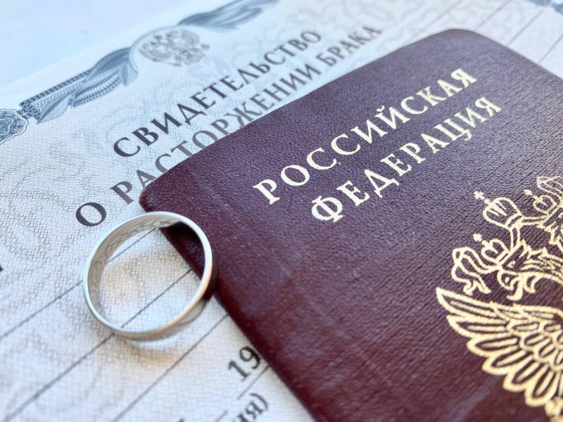 В России вдвое сократилось количество фиктивных браков иностранцев