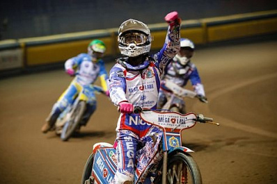 Тольяттинская "Мега-Лада" выиграла первую финальную гонку