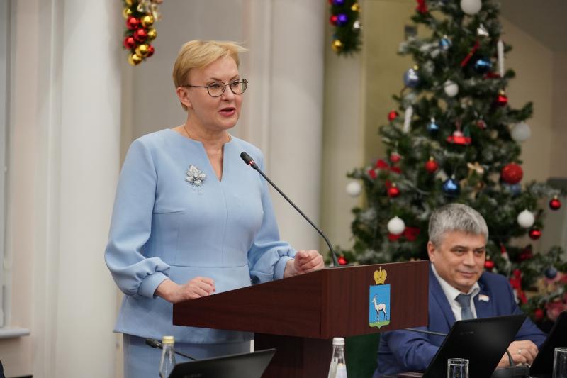 Дмитрий Азаров поздравил Елену Лапушкину с вступлением в должность главы Самары
