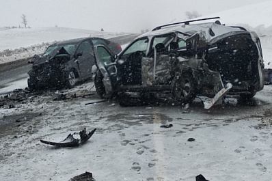 Жуткое ДТП под Самарой: три человека погибли, остальные в больнице