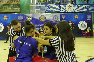 Сборная Самарской области привезла 8 медалей с чемпионата ПФО по армрестлингу