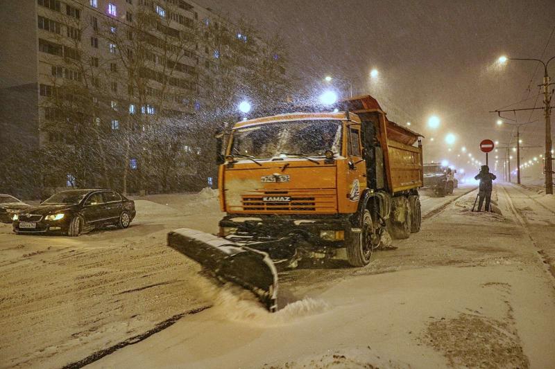 Более 400 единиц снегоуборочной техники вышло на улицы Самары