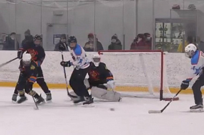 В Самаре определены финалисты турнира "Золотая шайба"