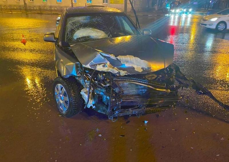Не поделили перекресток: в Самаре водитель "Киа Рио" попал в больницу после ДТП