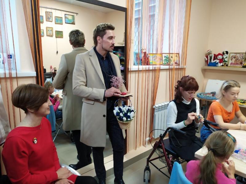 Дима Билан подарил в Самаре детям сертификат на инклюзивную площадку