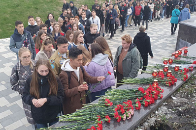 Самарские студенты создали стихийный мемориал в память о погибших при стрельбе в Перми