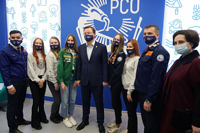 Дмитрий Азаров встретился с бойцами регионального штаба студенческих отрядов