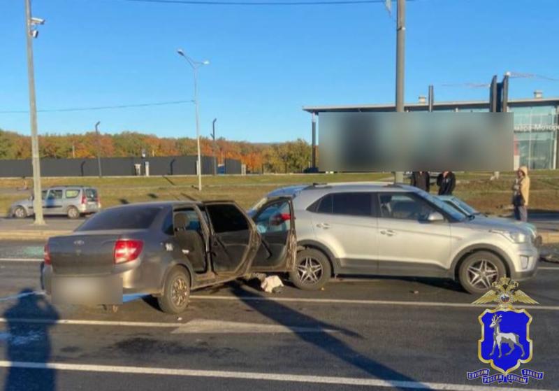 В Самаре на Московском шоссе столкнулись четыре легковушки