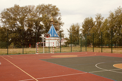 В Елховском районе появились две новые универсальные спортивные площадки 
