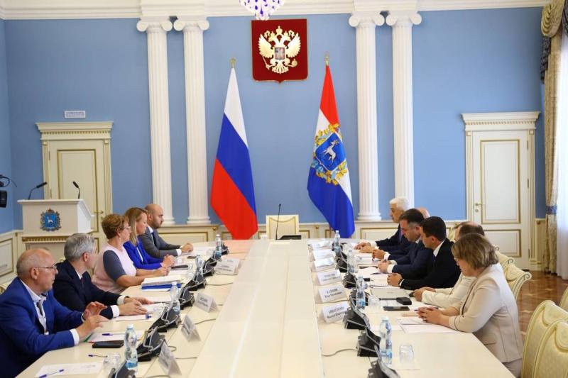Врио губернатора обсудил с руководством компании "Россети Волга" развитие электросетевого комплекса региона