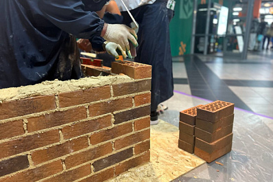 Возводили стены внутри стадиона: в Казани прошел Всероссийский строительный форум