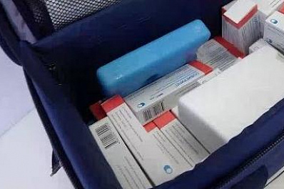 В губернии начали прививать от гриппа учителей