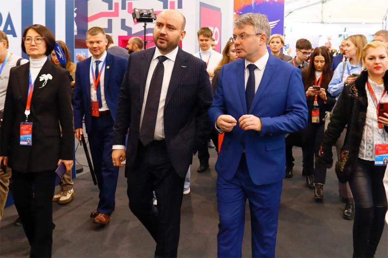 Форум "Россия – спортивная держава": юбилейный сезон хоккейных клубов "Лада" и ЦСК ВВС