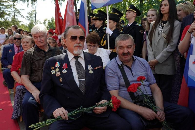 В Сызрани торжественно открыли стелу "Город трудовой доблести"