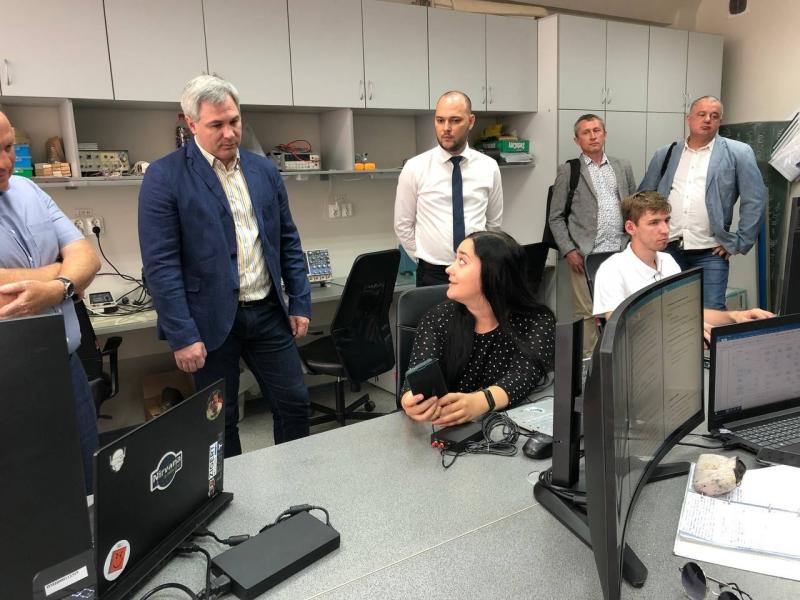 Дмитрий Богданов посетил дизайн-центр микроэлектроники СамГТУ