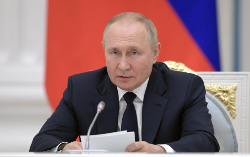 Владимир Путин предложил Западу попробовать победить Россию на поле боя