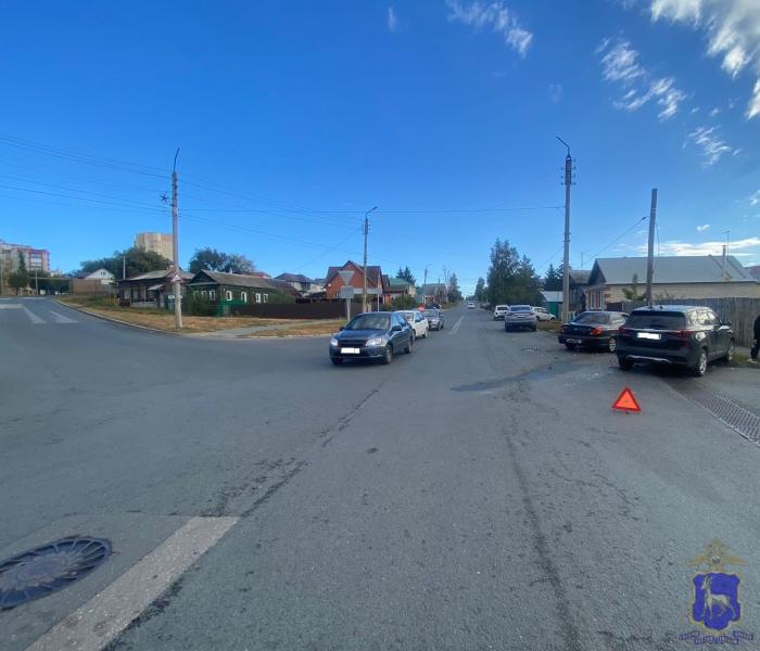 В нацпарке "Самарская Лука" 53-летняя женщина на Kia врезалась в дерево