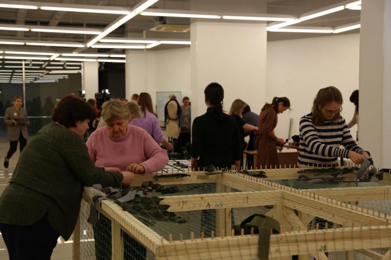 Очень нужны волонтеры: самарские дизайнеры открывают швейные мастерские в помощь фронту