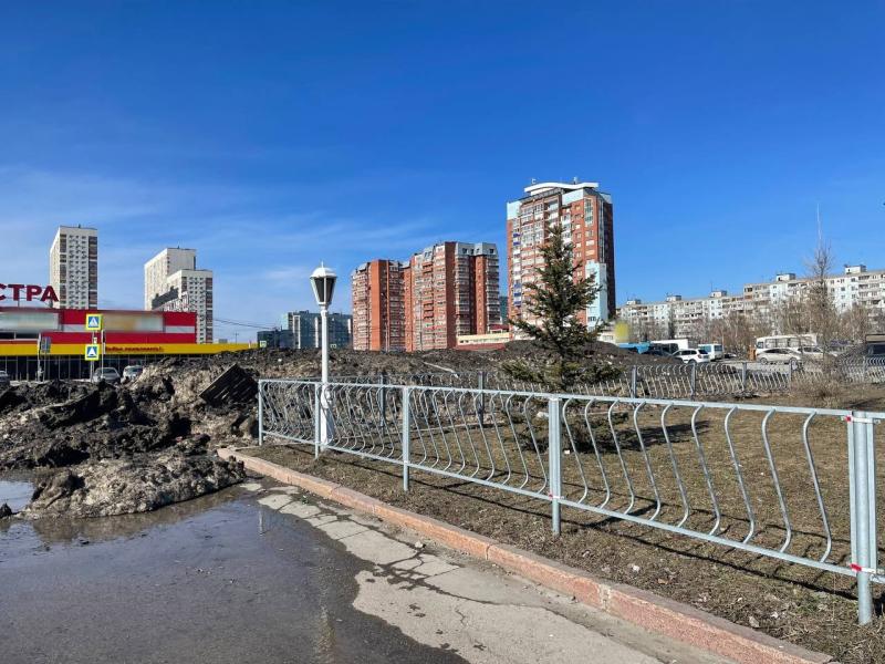 Самарцы пожаловались на большие кучи черного снега