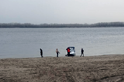 Самарские спасатели вытащили из Волги мужчину 