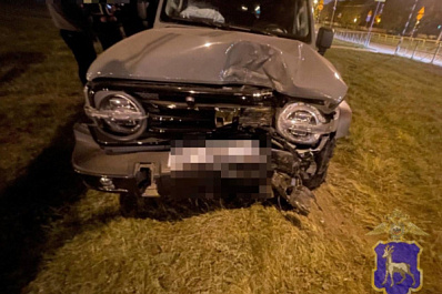 В Тольятти мужчина на "Танке" врезался в "Шкоду"