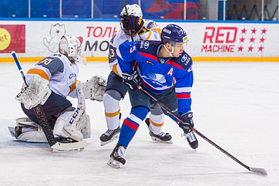 Тольяттинская "Ладья" по буллитам проиграла "Стальным Лисам"
