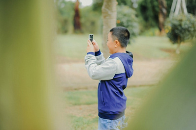 С 1 сентября школьники могут остаться без мобильных телефонов