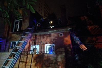 В центре Самары крупный пожар тушили 67 человек 