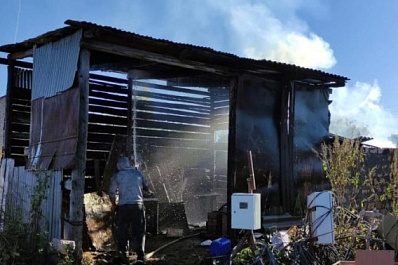 В Самарской области вспыхнули баня и сеновал