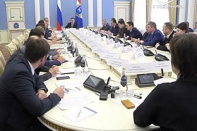 Дмитрий Азаров провел встречу с экспертным сообществом региона