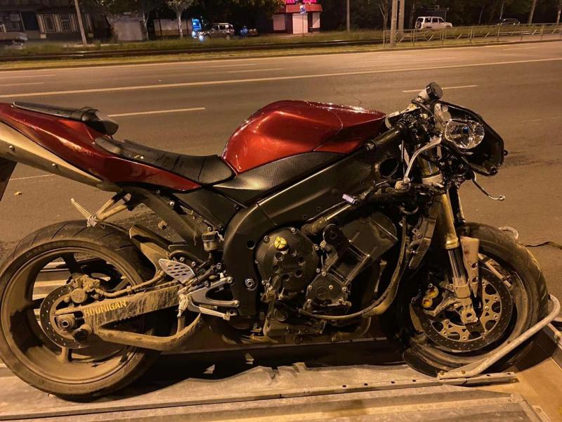 Больше 150 нарушений на счету: в Самаре мужчина на Mercedes столкнулся с мотоциклистом