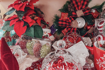 Детей мобилизованных поздравил Дед Мороз, прилетевший на вертолете