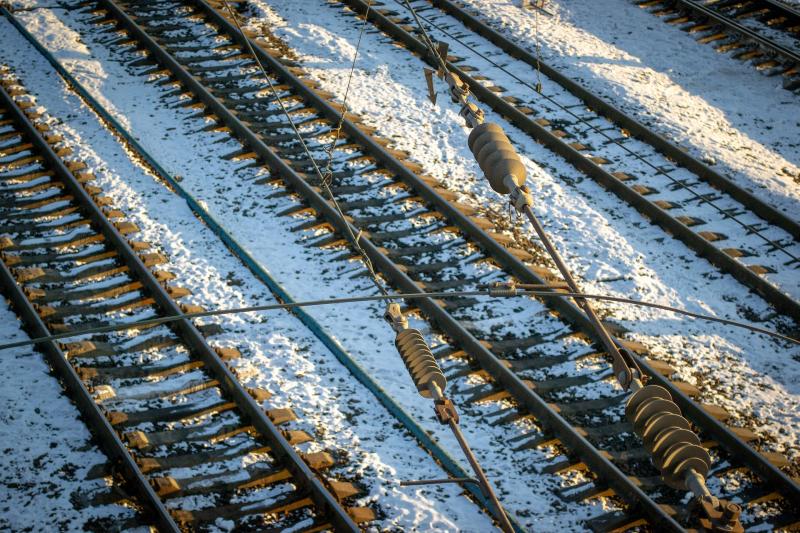 В Самаре 28-летний мужчина погиб под колесами электрички 