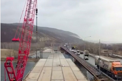 Надвигают пролетное строение: как идет строительство моста через Сок в Самаре