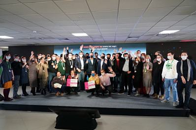 Дмитрий Азаров наградил призеров всероссийского хакатона в сфере искусственного интеллекта