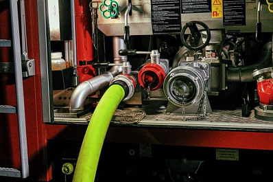 В Тольятти пожарной машине преградили дорогу припаркованные автомобили