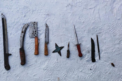 Житель Октябрьска может сесть в тюрьму за самодельные тесаки, мачете и звездочки